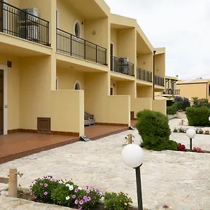 https://residence-eneide-valderice.sicilyhotelsitaly.net